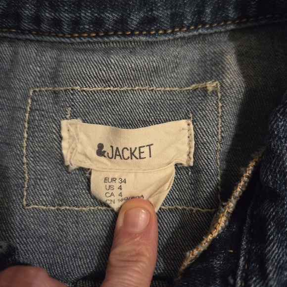 Stylish Girl Distressed Denim Jacket - Picture 5 of 6